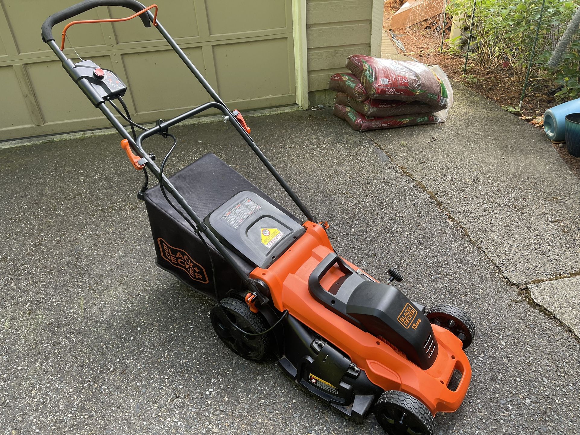 Black & Decker Corded Lawn Mower