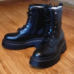 Combat Boots 8½