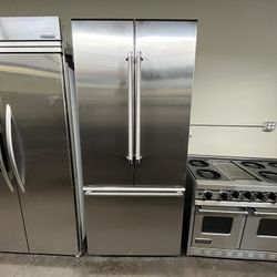 THERMADOR STAINLESS STEEL BUILT IN REFRIGERATOR WITH ICE DISPENSER 
