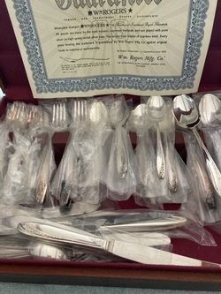 William Rogers Silver Plated Silverware Set.