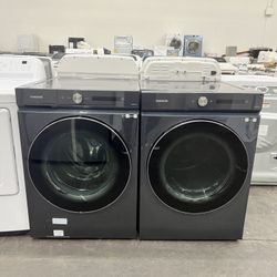 Samsung bespoke 5.3 cuft smart Ai front load washer and electric dryer in Navy 