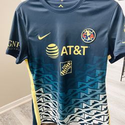 Nike Ladies Jersey Club America  Size L