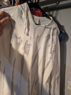 Medium sweatshirt with drawstrings