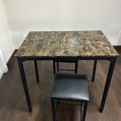 Mesita Con 2 Banquetas 