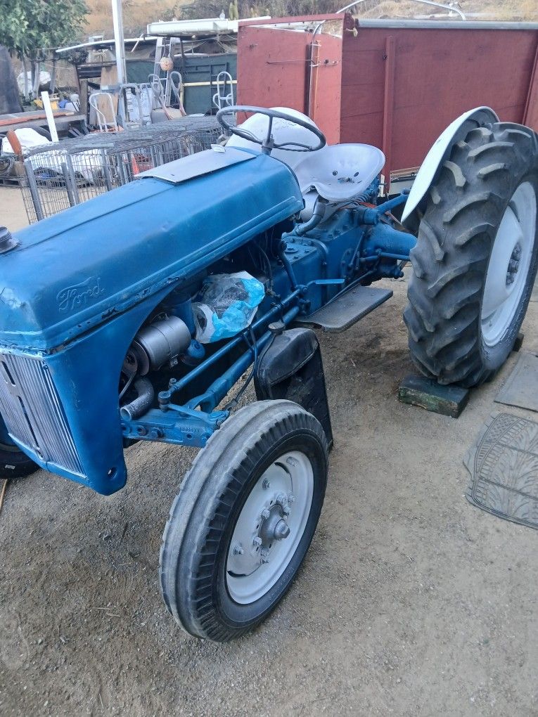 Ford Agric.Tractor with 3 Point Hitch. Works for Sale in Valley Center