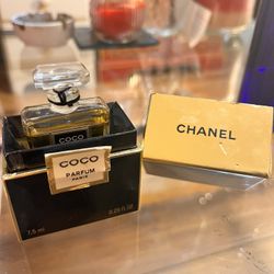 Coco Chanel Paris Perfume. 