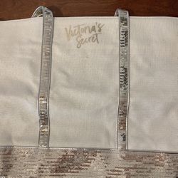 NWT VICTORIAS SECRET CREAM SPARKLE GOLD SEQUN WEEKENDER TOTE BAG METALLIC LARGE