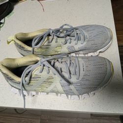 Shoes Reebocks . 7-1/2 