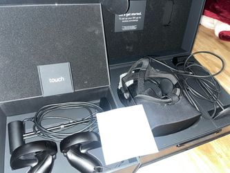 Oculus Rift CV1 VR System + Touch Controllers — $100