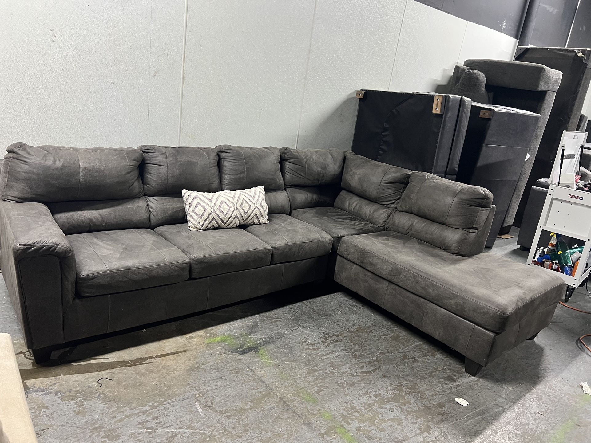 SECTIONAL COUCH SOFA
