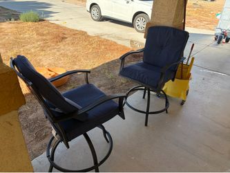 Outdoor patio chairs