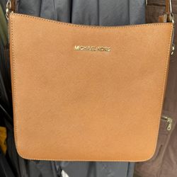 Michael Kors Crossover Excellent Condition !! Located In Pacoima 91331