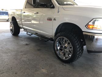 Leveling kits lifts wheel packages