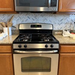 Gas Stove, Microwave, Dishwasher 