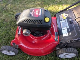 Yard Machines Cherry Red Push Lawnmower 21" bed