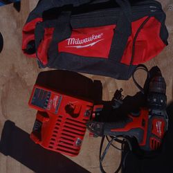 Milwaukee Drill With Battery And Charger 