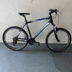 BICYCLE GIANT 21 SPEED SIZE 26 BRAND NEW 