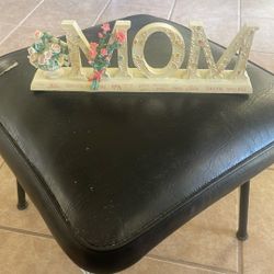 Mom Upright Letters 