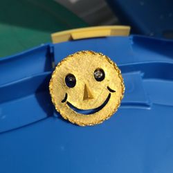 Vintage Gold Tone Clear Dangle Rhinestone Happy Smiley Face Brooch Pin Pendant