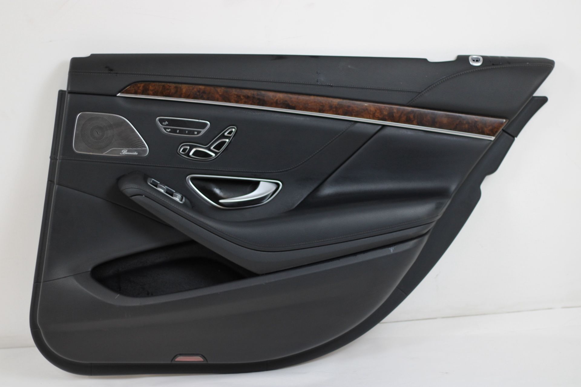 2014 SCLASS S550 Front Right Door Trim Panel 