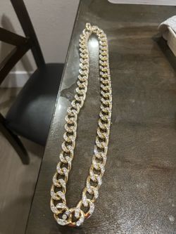 Pure gold diamond chain made not for kids