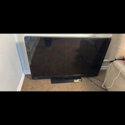 Emerson 50 Inch Led Tv In Great Condition Not smart 