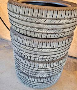 235 55 20 Michelin Tires Con 80% de Vida Las 4