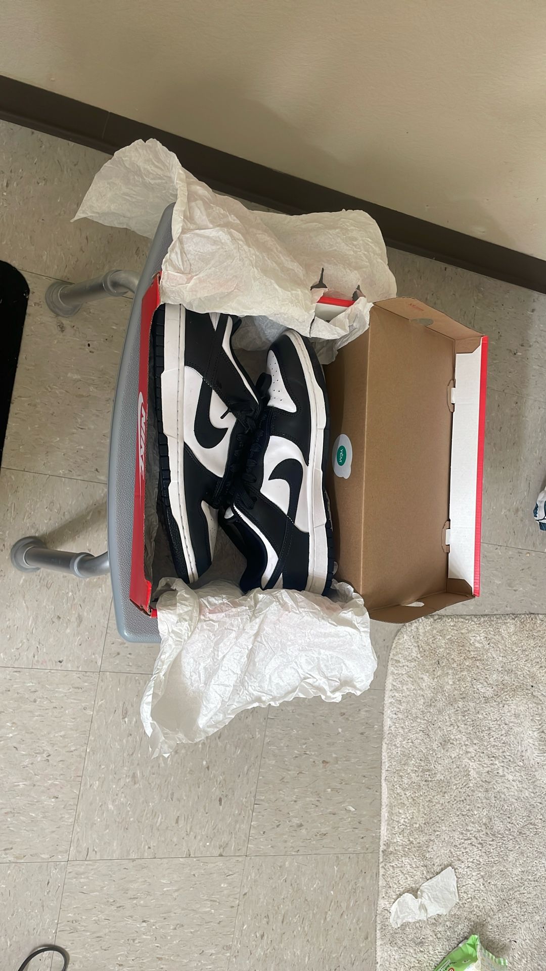 NEW NIKE PANDA DUNKS 90$ Flat Or TRADE