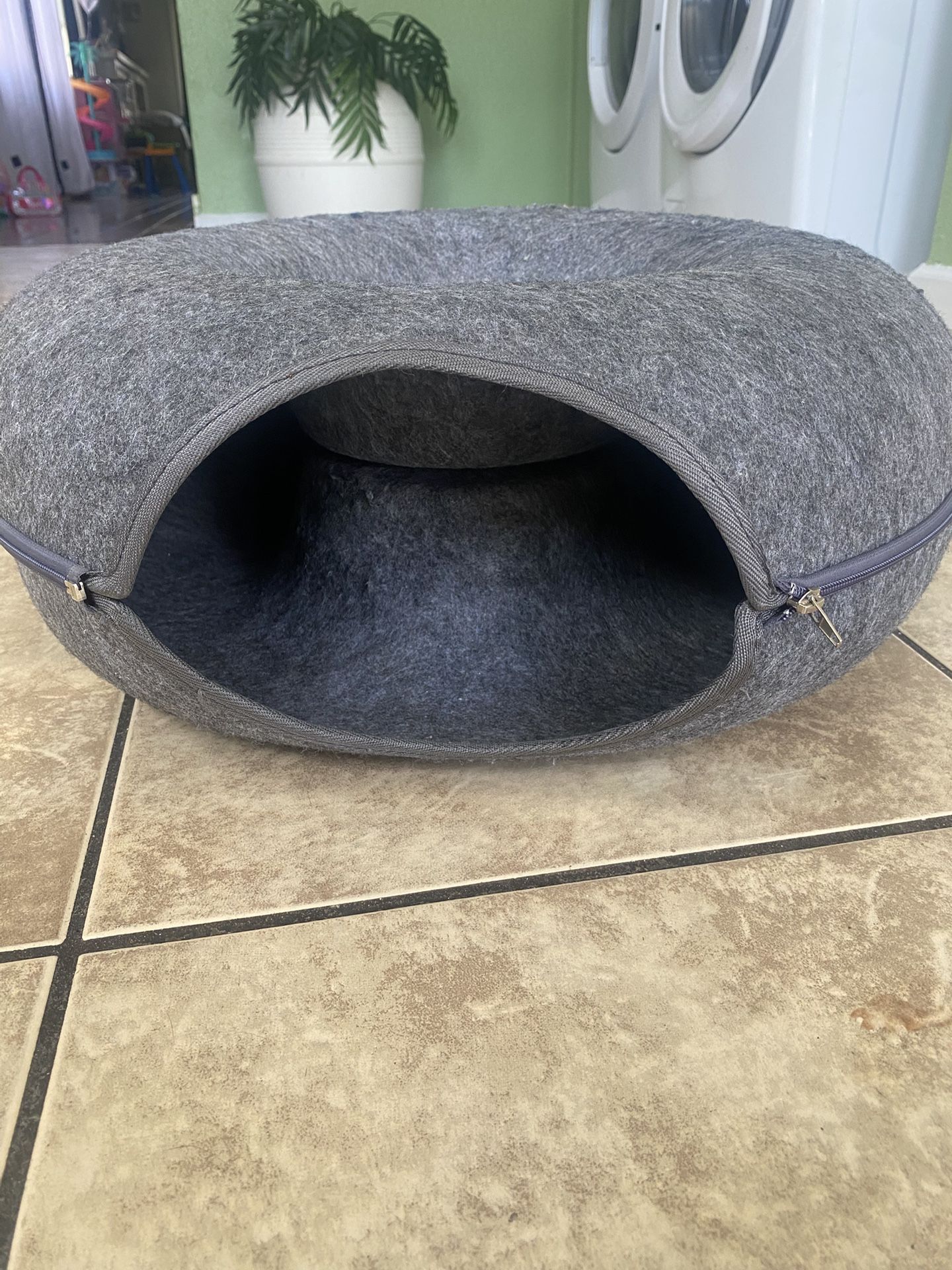 Cat Cave/bed