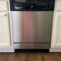 GE® ENERGY STAR® Built-In Dishwasher  24”