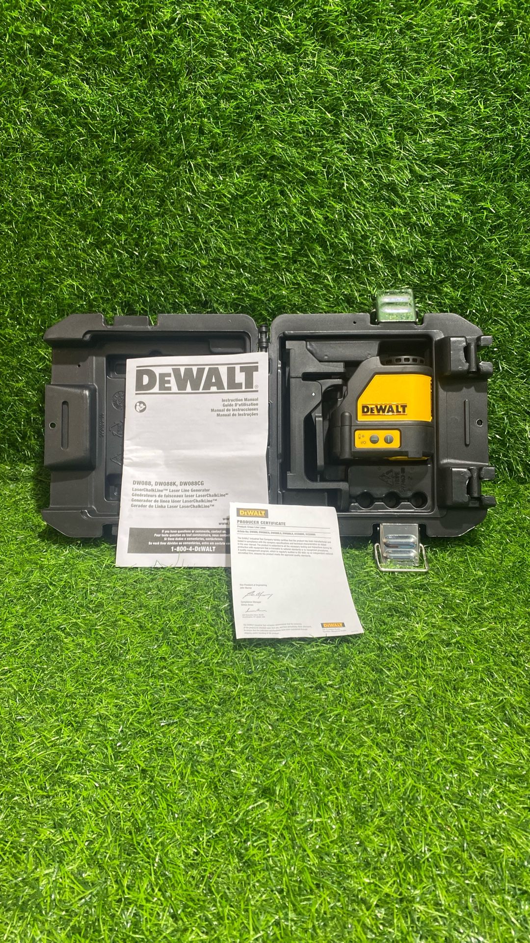 DeWalt DW088CG Laser Line Generator 165 Ft.