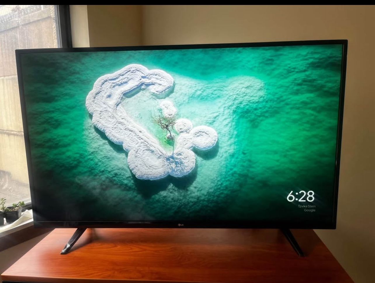 LG 49" UJ6200 Series 4K LED Smart TV, 49UJ6200