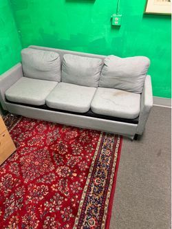 Couch / dresser / rug / painting .. all 4 for 40$