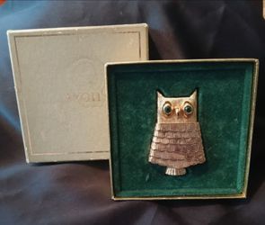 Avon classic solid perfume Owl Brooch