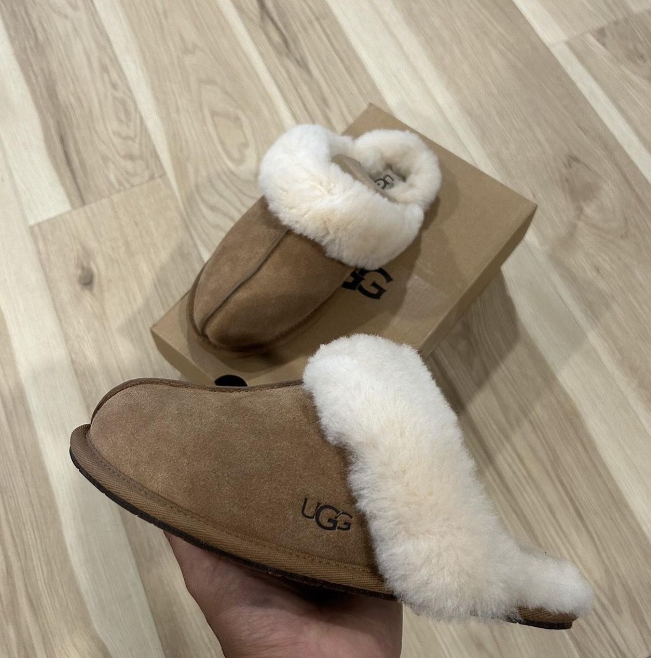 Uggs slippers original packaging