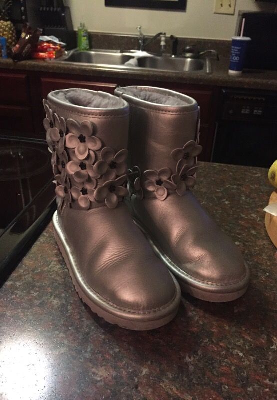 *AUTHENTIC* Uggs Boots