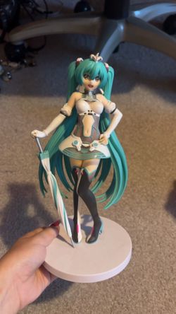hatsune miku figurine