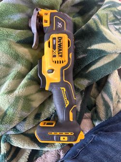 20V MAX XR Cordless Brushless 3-Speed Oscillating Multi Tool (Tool Only)