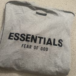 ESSENTIALS LONG SLEEVE SHIRT • XL