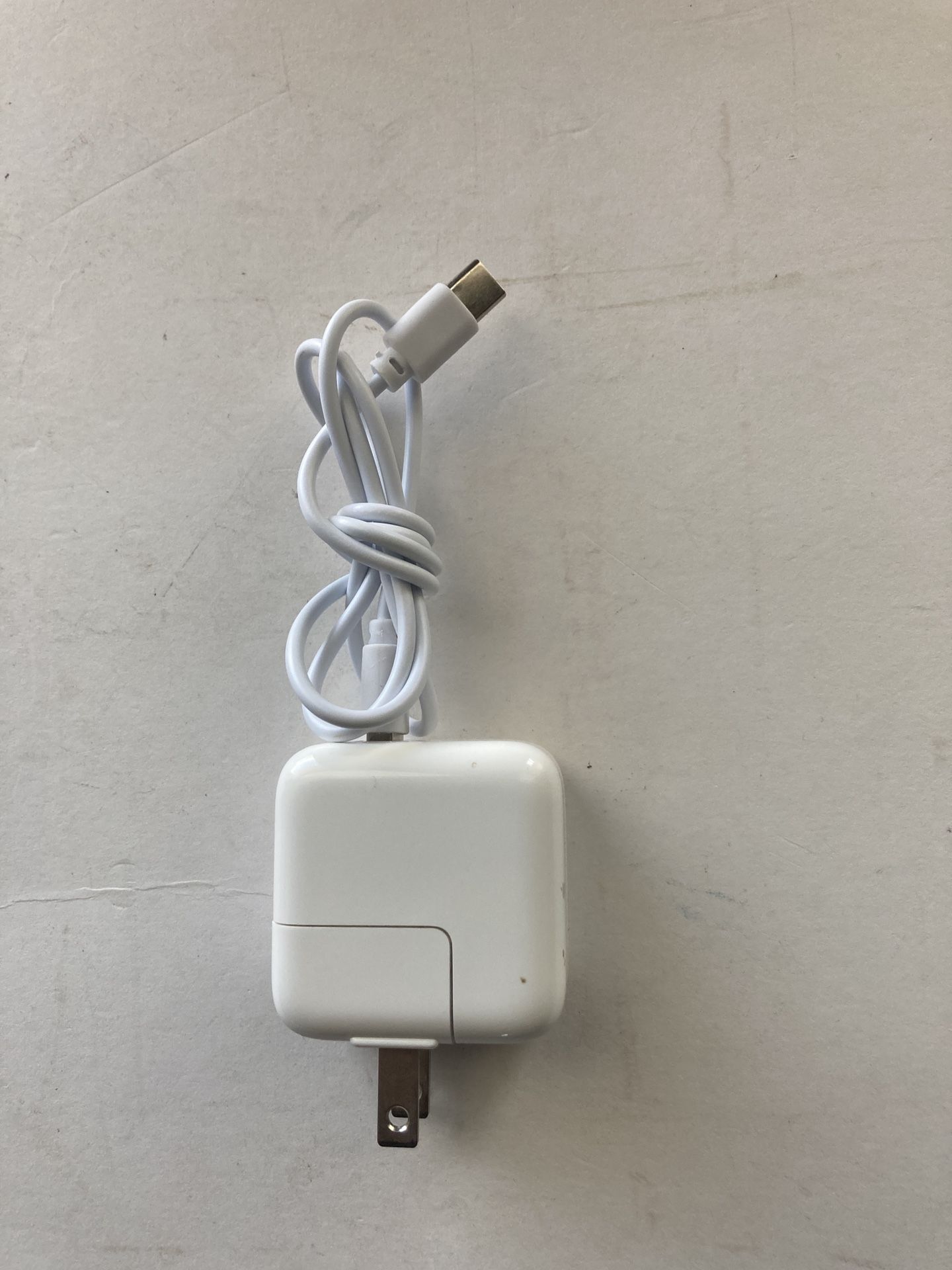 10 W USB-C Power Adapter, Type-C Power Adapter, for iPad, iPhone, & Mac.