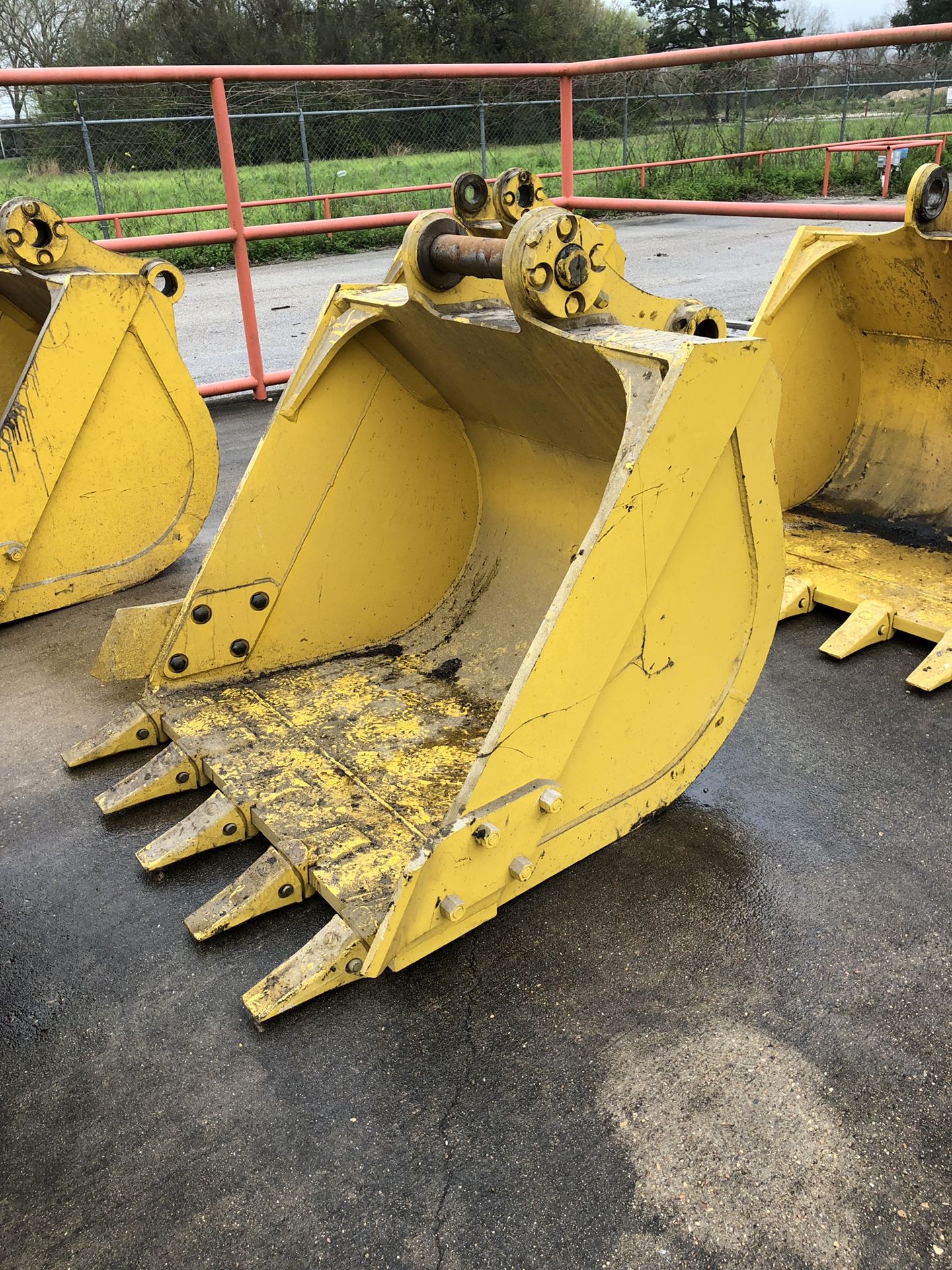 Excavator buckets