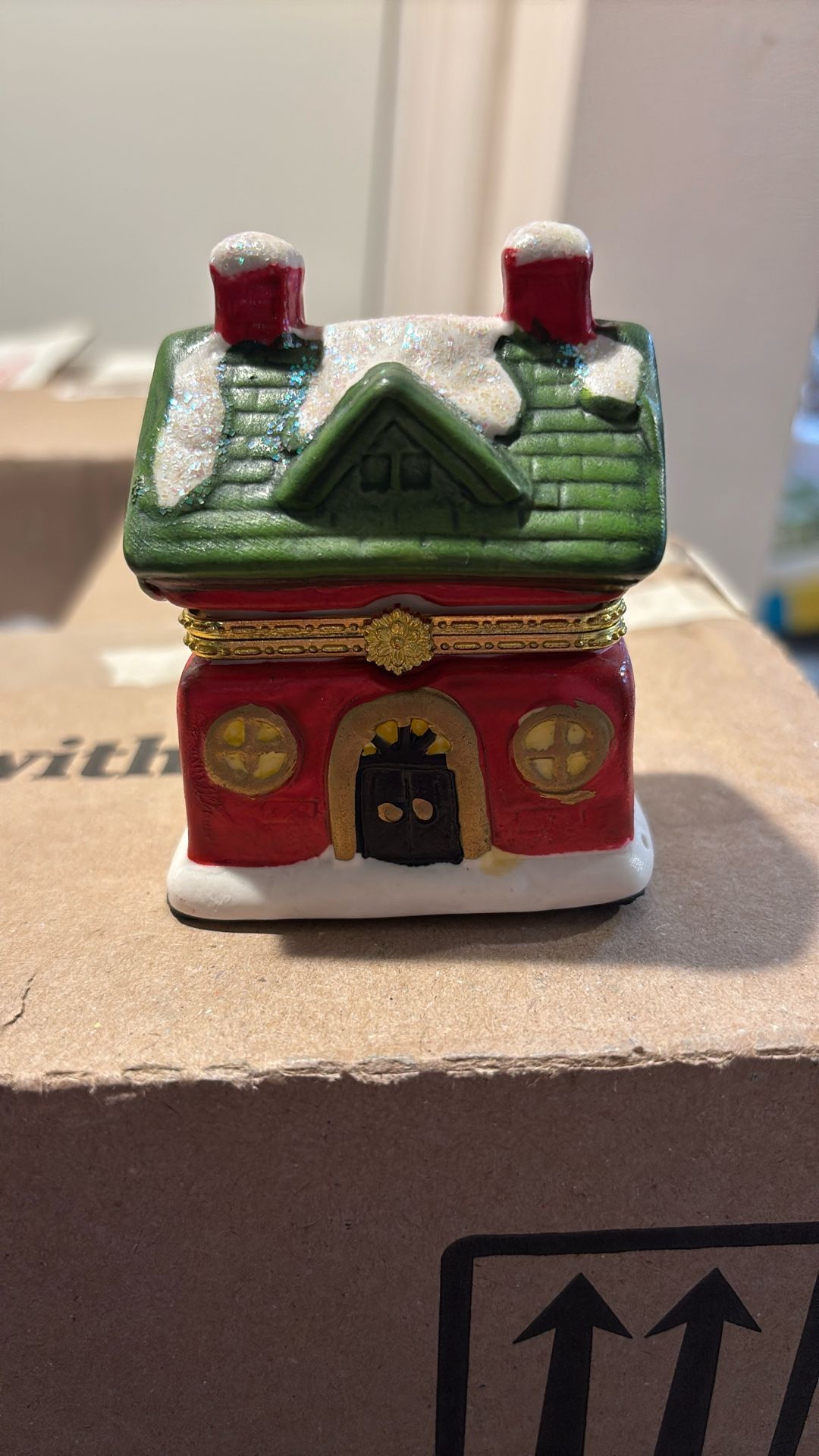 Hinged, ceramic trinket box.