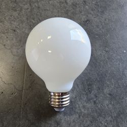 Dimmable Globe LED Light Bulbs, E26 Medium Base, 4W (40W Equivalent), 450 Lumens, 4000K Cool White, 80 CRI, Frosted Vanity LED Bulbs for Mirror Lighti