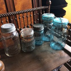 5 Vintage Canning Jars With Lids