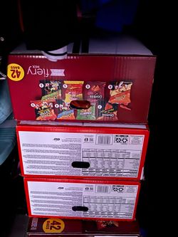 Selling boxes of clothes 50 pieces for 50$