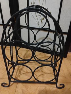 Leaf Black 5-Bottle Iron Wine Holder 