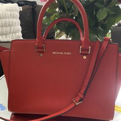 Michael kors Satchel in red color