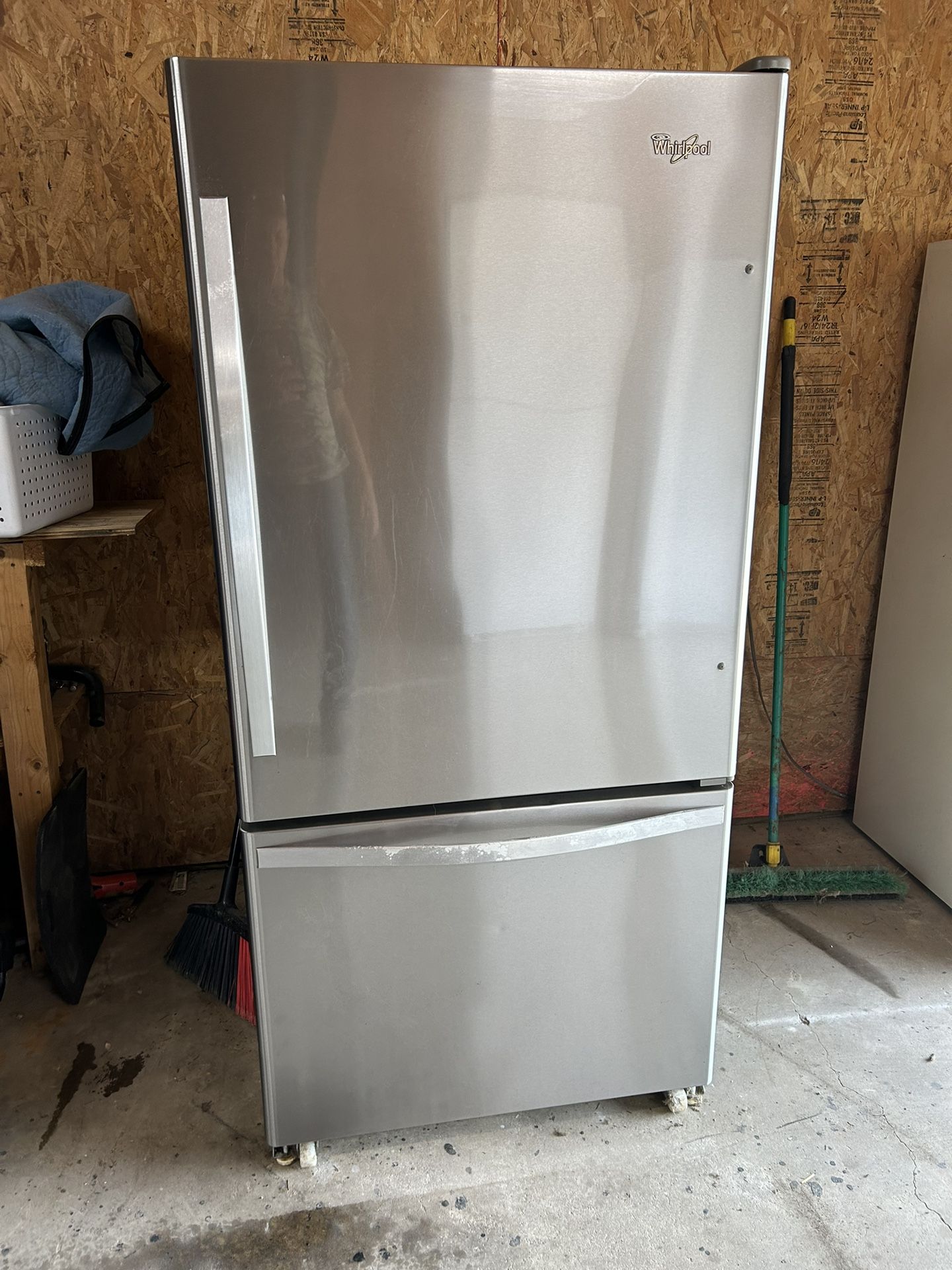 REFRIGERATOR