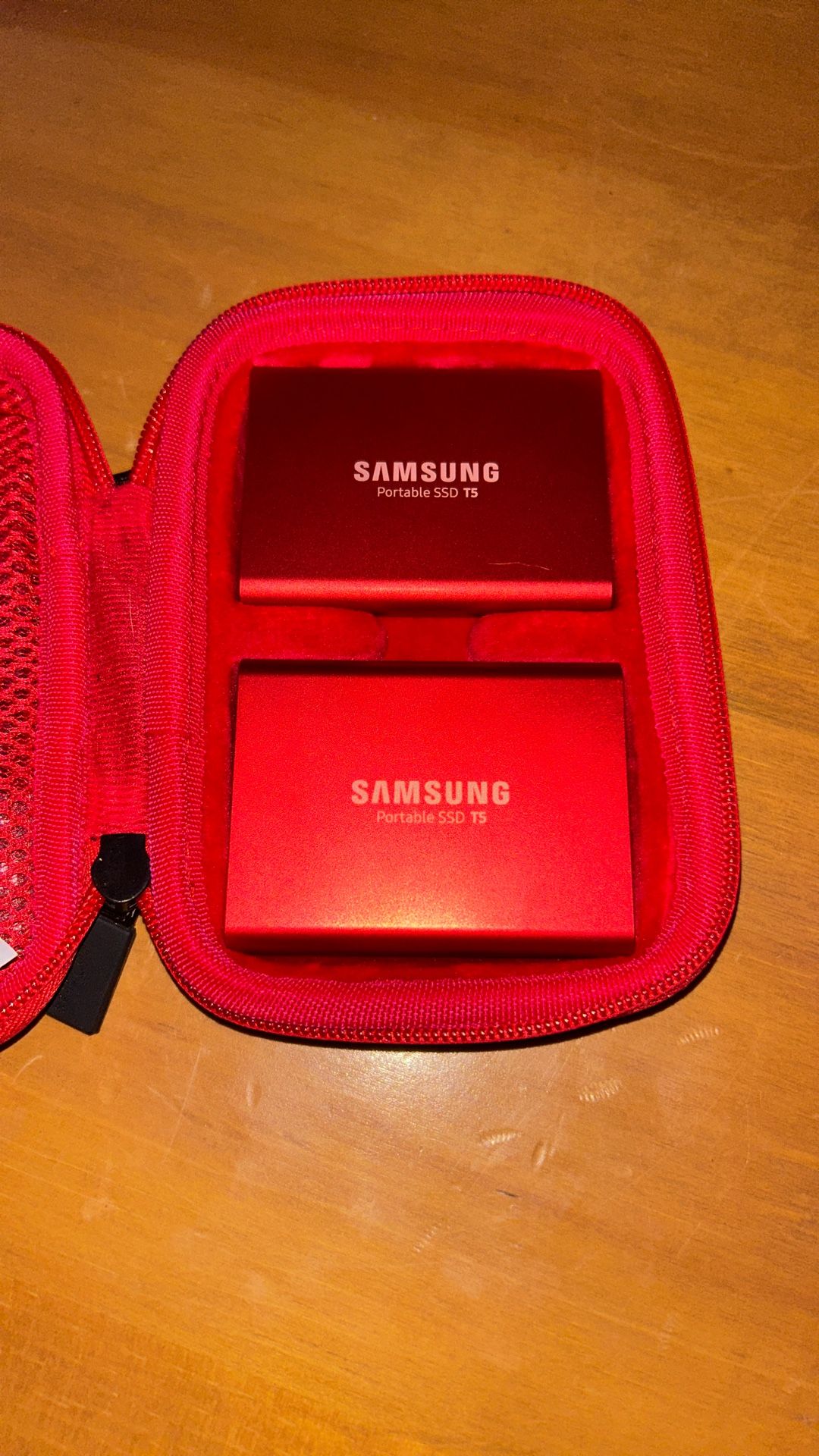 Samsung T5 1TB Portable SSD Mu-PA