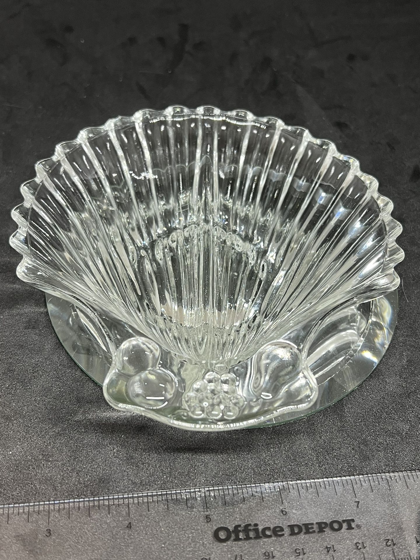 Vintage 1950s Glass Clam Shell Shaped Divided Serving Food Dish Tray 6 1/2 “